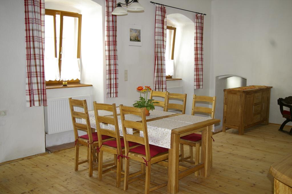Ferienwohnung Zum Kapuziner Poysdorf Szoba fotó